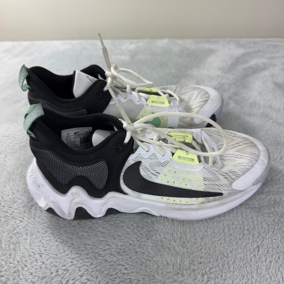 Nike Giannis Immortality 2 GS White Volt Boys Size 7 US - Picture 6 of 16